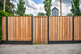 Tuinscherm Dronten, keruing hardhout, RVS-geschroefd, 21-planks (19+2) 180 x 180 cm — 2